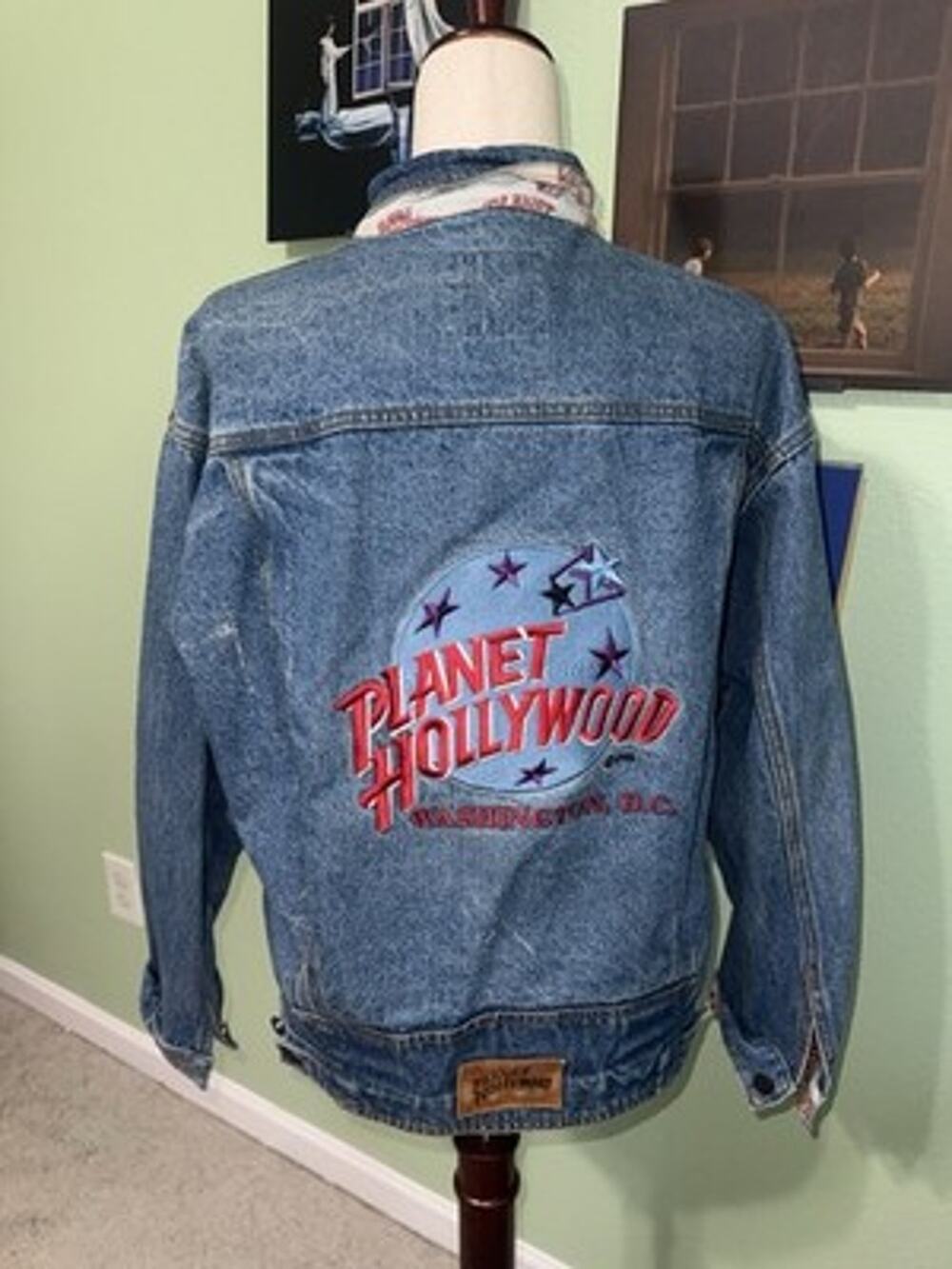 Planet Hollywood MD VTG 90s Embroidered Logo Denim Trucker Jacket Washington DC